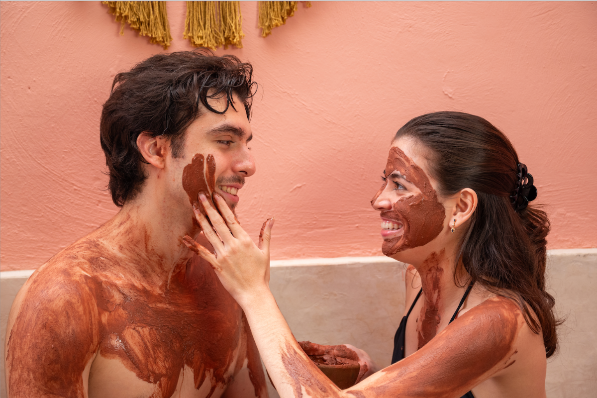 Masaje en pareja + jacuzzi, vino y fresas con chocolate